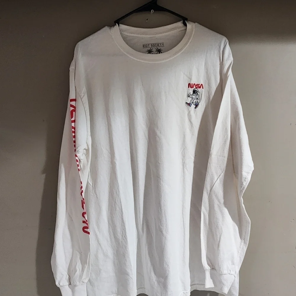 Riot Society NASA Long Sleeve Thumbs-up Astronaut Shirt Embroidered Size L